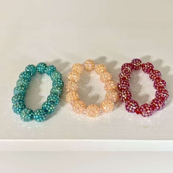 Beautiful beaded stretch bracelet - Picture 3 of 3